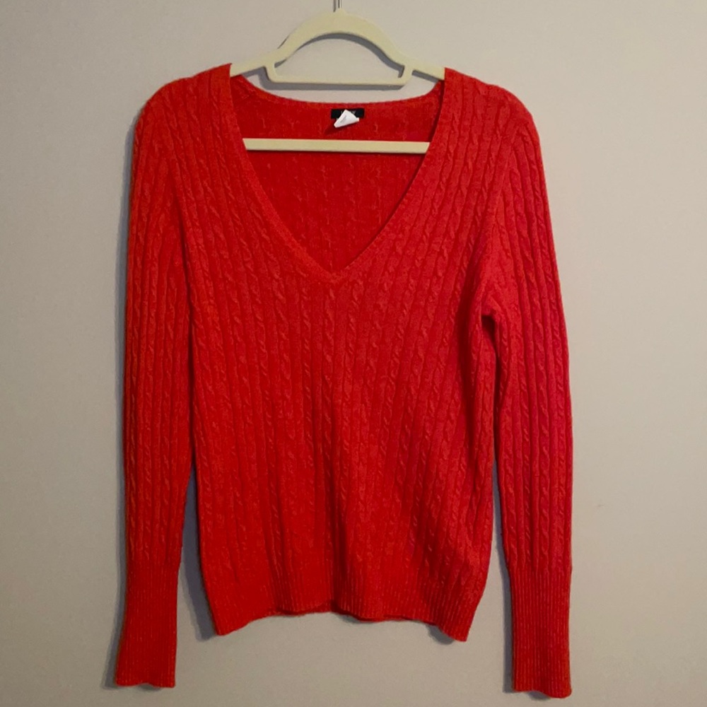 Cashmere cable knit sweater